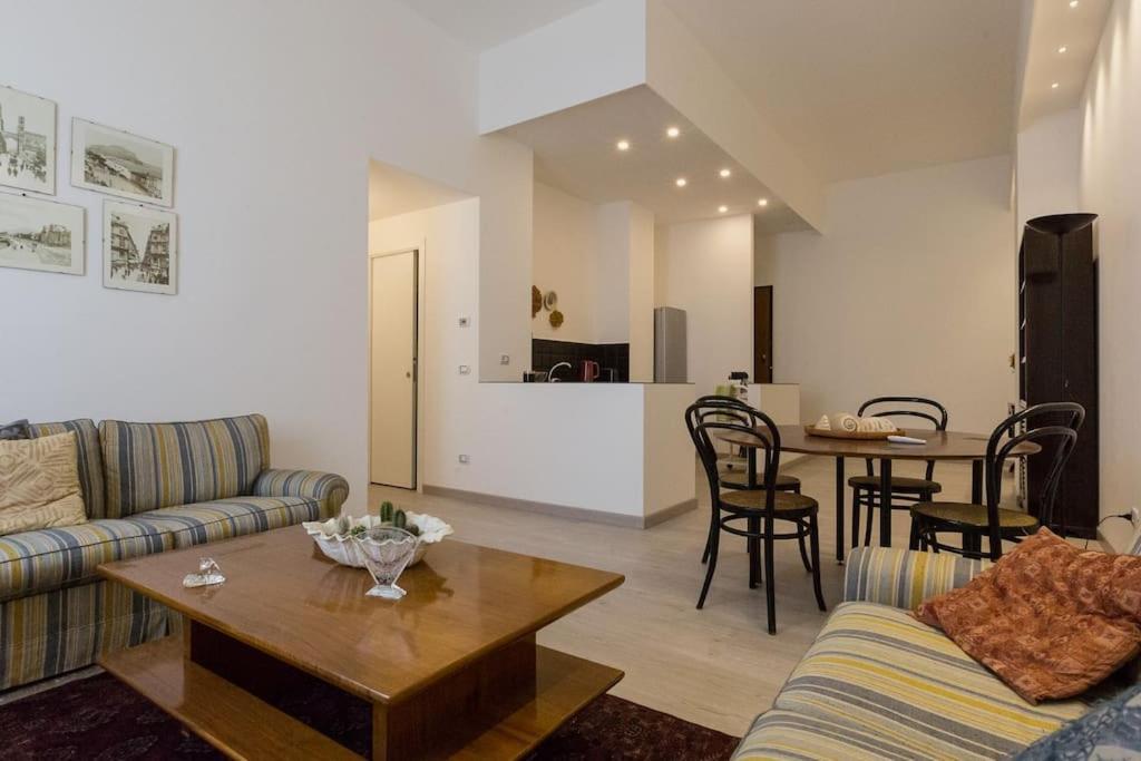 Appartamento 2 Camere Da Letto Al Politeama Palermo Bagian luar foto
