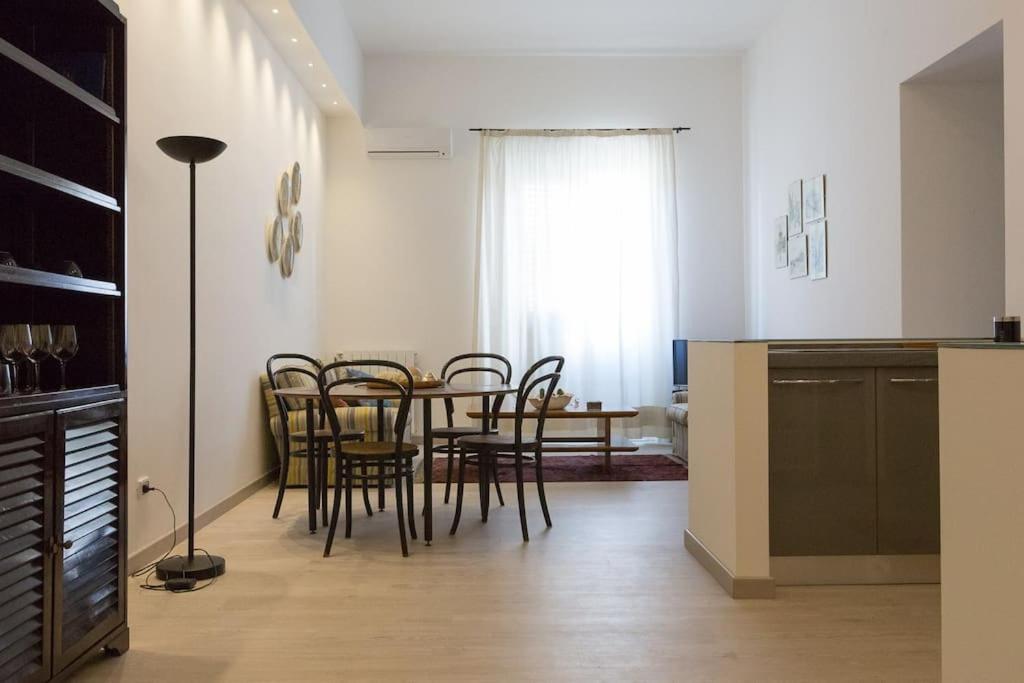 Appartamento 2 Camere Da Letto Al Politeama Palermo Bagian luar foto